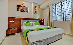 Apple Tree Apartment And Suites 3*
